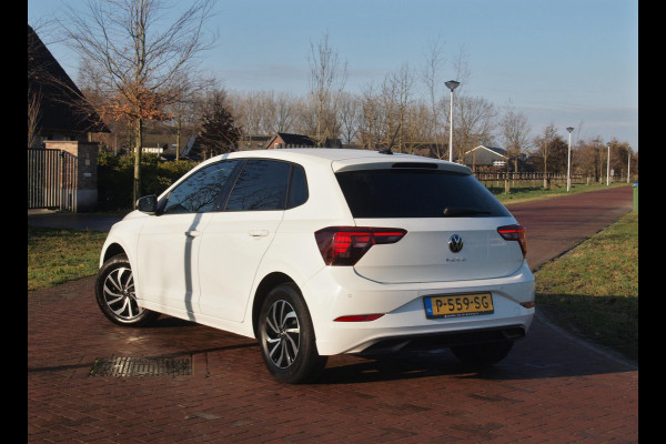 Volkswagen Polo 1.0 TSI Life Business | Apple carplay | Stoelverwarming | Parkeersensoren | Privacy Glas | NL-Auto