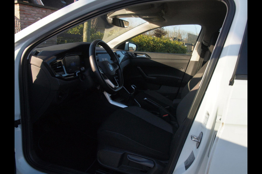 Volkswagen Polo 1.0 TSI Life Business | Apple carplay | Stoelverwarming | Parkeersensoren | Privacy Glas | NL-Auto
