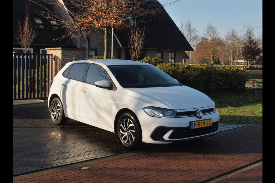 Volkswagen Polo 1.0 TSI Life Business | Apple carplay | Stoelverwarming | Parkeersensoren | Privacy Glas | NL-Auto
