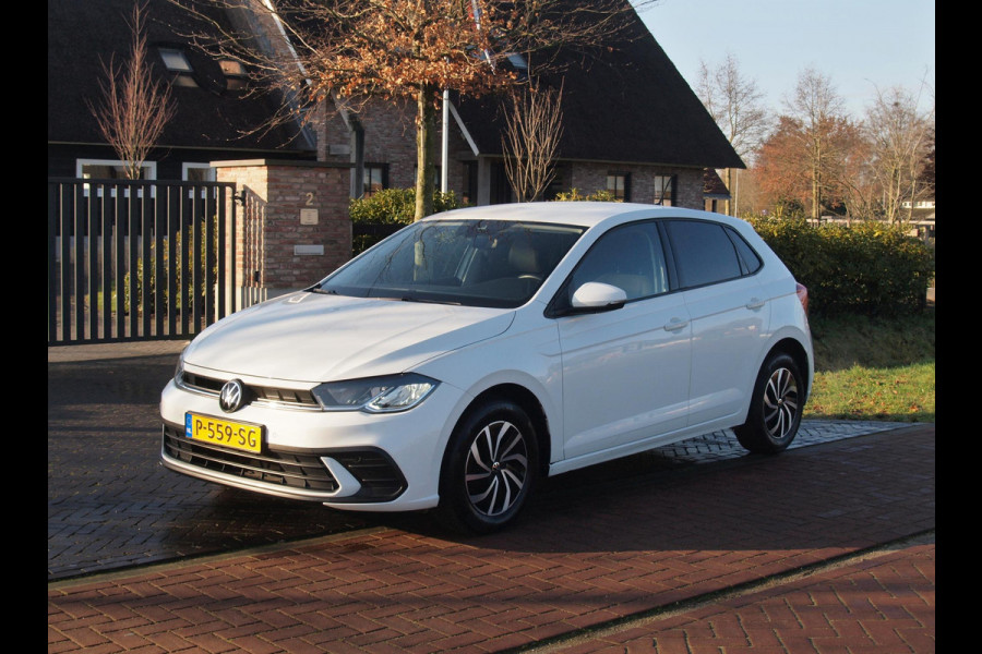 Volkswagen Polo 1.0 TSI Life Business | Apple carplay | Stoelverwarming | Parkeersensoren | Privacy Glas | NL-Auto
