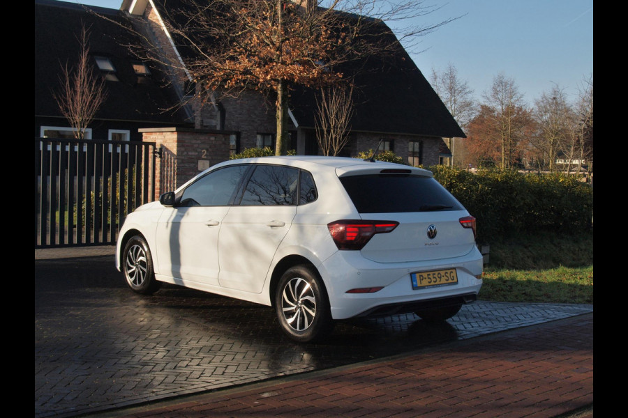 Volkswagen Polo 1.0 TSI Life Business | Apple carplay | Stoelverwarming | Parkeersensoren | Privacy Glas | NL-Auto