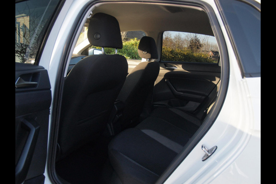 Volkswagen Polo 1.0 TSI Life Business | Apple carplay | Stoelverwarming | Parkeersensoren | Privacy Glas | NL-Auto
