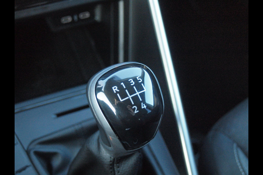 Volkswagen Polo 1.0 TSI Life Business | Apple carplay | Stoelverwarming | Parkeersensoren | Privacy Glas | NL-Auto