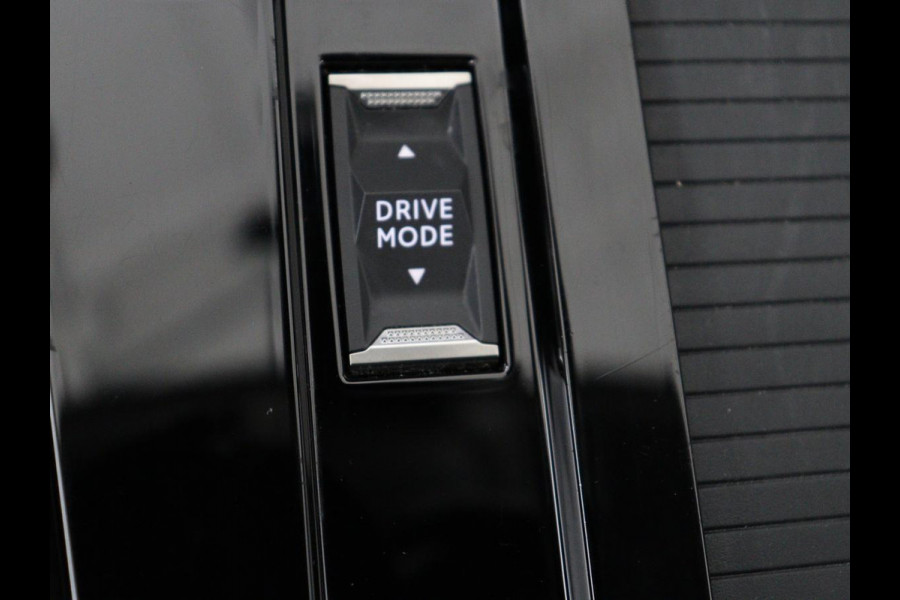 Opel Astra 1.6 Hybrid Business Edition | Stoelverwarming | Adaptive cruise | Camera | Stuurverwarming | Carplay | Navigatie | Full LED | 17'' | Climate control | PHEV | Plug In