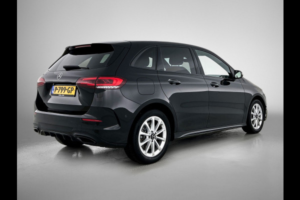 Mercedes-Benz B-Klasse 250 e Hybride Premium / Design-en AMG line / 1/2 Leder / Stoelverwarming / Pdc+Camera / Navigatie / Apk 01-2028