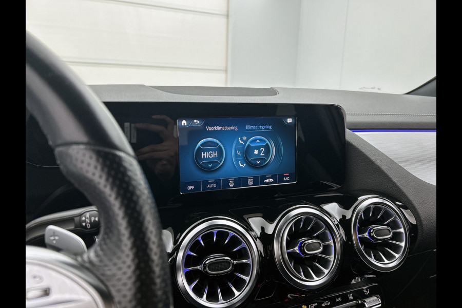 Mercedes-Benz B-Klasse 250 e Hybride Premium / Design-en AMG line / 1/2 Leder / Stoelverwarming / Pdc+Camera / Navigatie / Apk 01-2028