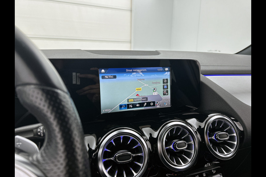 Mercedes-Benz B-Klasse 250 e Hybride Premium / Design-en AMG line / 1/2 Leder / Stoelverwarming / Pdc+Camera / Navigatie / Apk 01-2028