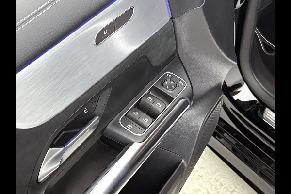 Mercedes-Benz B-Klasse 250 e Hybride Premium / Design-en AMG line / 1/2 Leder / Stoelverwarming / Pdc+Camera / Navigatie / Apk 01-2028