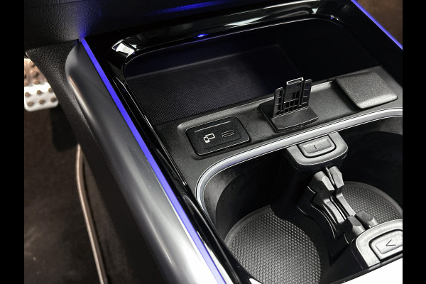 Mercedes-Benz B-Klasse 250 e Hybride Premium / Design-en AMG line / 1/2 Leder / Stoelverwarming / Pdc+Camera / Navigatie / Apk 01-2028