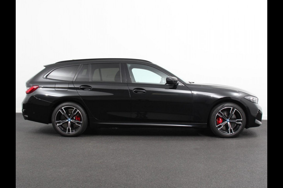 BMW 3 Serie Touring 330e M-Sport | Digitale Cockpit | Climate control | Stoel verwarming | LED | Sfeer verlichting | Lichtmetalen velgen | Navigatie | Apple carplay/ Android auto | Parkeersensoren