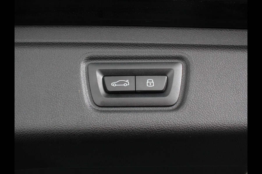 BMW 3 Serie Touring 330e M-Sport | Digitale Cockpit | Climate control | Stoel verwarming | LED | Sfeer verlichting | Lichtmetalen velgen | Navigatie | Apple carplay/ Android auto | Parkeersensoren