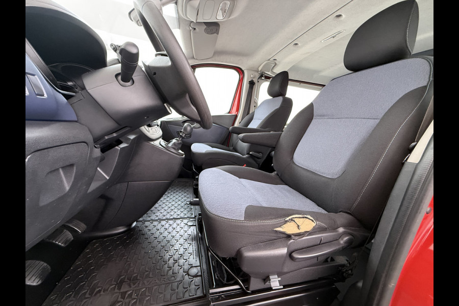 Opel Vivaro D126PK Dubbele Cabine 5-Persoons L2H1 Euro 6 Trekhaak Camera Navi Airco Cruise Control Pdc 1.6CDTI Betonplex Vloer Schuifdeur Achterdeuren Regen-Lichtsensor 1e Eigenaar Origineel Nederlandse Auto Dealeronderhouden 2.000kg trekvermogen