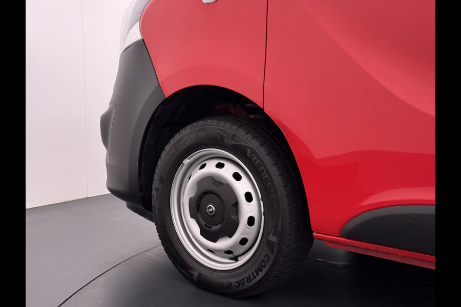 Opel Vivaro D126PK Dubbele Cabine 5-Persoons L2H1 Euro 6 Trekhaak Camera Navi Airco Cruise Control Pdc 1.6CDTI Betonplex Vloer Schuifdeur Achterdeuren Regen-Lichtsensor 1e Eigenaar Origineel Nederlandse Auto Dealeronderhouden 2.000kg trekvermogen