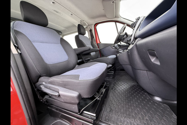Opel Vivaro D126PK Dubbele Cabine 5-Persoons L2H1 Euro 6 Trekhaak Camera Navi Airco Cruise Control Pdc 1.6CDTI Betonplex Vloer Schuifdeur Achterdeuren Regen-Lichtsensor 1e Eigenaar Origineel Nederlandse Auto Dealeronderhouden 2.000kg trekvermogen