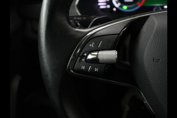 Škoda Octavia 1.5 e-TSI Business Edition | Trekhaak | Carplay | Navigatie | Full LED | Parkeerhulp | Cruise control | Digital Cockpit | Climate control | Getint glas