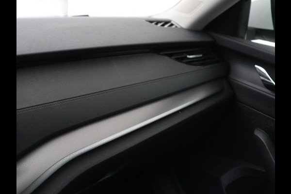 Škoda Octavia 1.5 e-TSI Business Edition | Trekhaak | Carplay | Navigatie | Full LED | Parkeerhulp | Cruise control | Digital Cockpit | Climate control | Getint glas