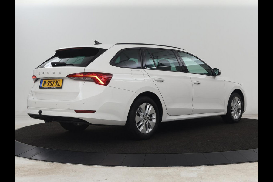 Škoda Octavia 1.5 e-TSI Business Edition | Trekhaak | Carplay | Navigatie | Full LED | Parkeerhulp | Cruise control | Digital Cockpit | Climate control | Getint glas