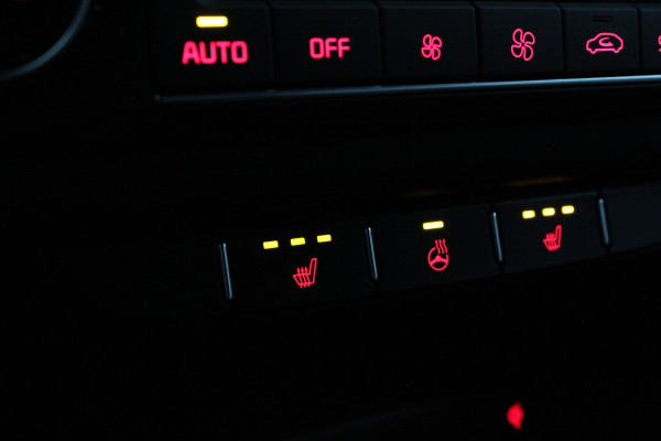 Kia ProCeed 1.0 T-GDI GT-Line > All season banden/Camera/Stuur en stoel verwarming...