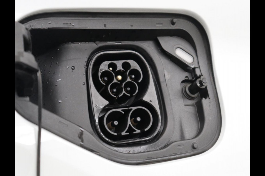 CUPRA Leon 1.5 e-Hybrid Business | Stoelverwarming | Adaptive cruise | Camera | Carplay | Memory | Half leder | Navigatie | Keyless | Sportstoelen | Full LED | Sfeerverlichting | PHEV | Plug In