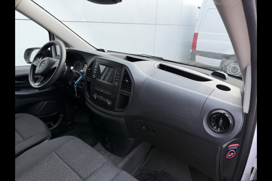 Mercedes-Benz eVito 112 66kWh 280km WLTP 96% (SOH) Snelladen L2H1 Climate Control Cruise Control Stoelverwarming Apple Carplay Parkeersensoren Achter