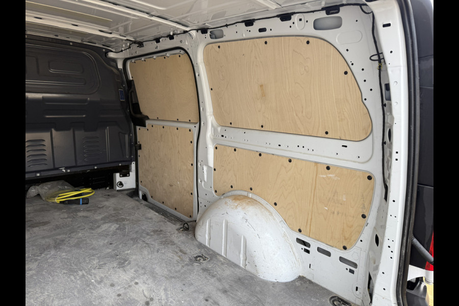 Mercedes-Benz eVito 112 66kWh 280km WLTP 96% (SOH) Snelladen L2H1 Climate Control Cruise Control Stoelverwarming Apple Carplay Parkeersensoren Achter