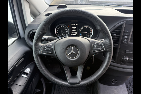 Mercedes-Benz eVito 112 66kWh 280km WLTP 96% (SOH) Snelladen L2H1 Climate Control Cruise Control Stoelverwarming Apple Carplay Parkeersensoren Achter
