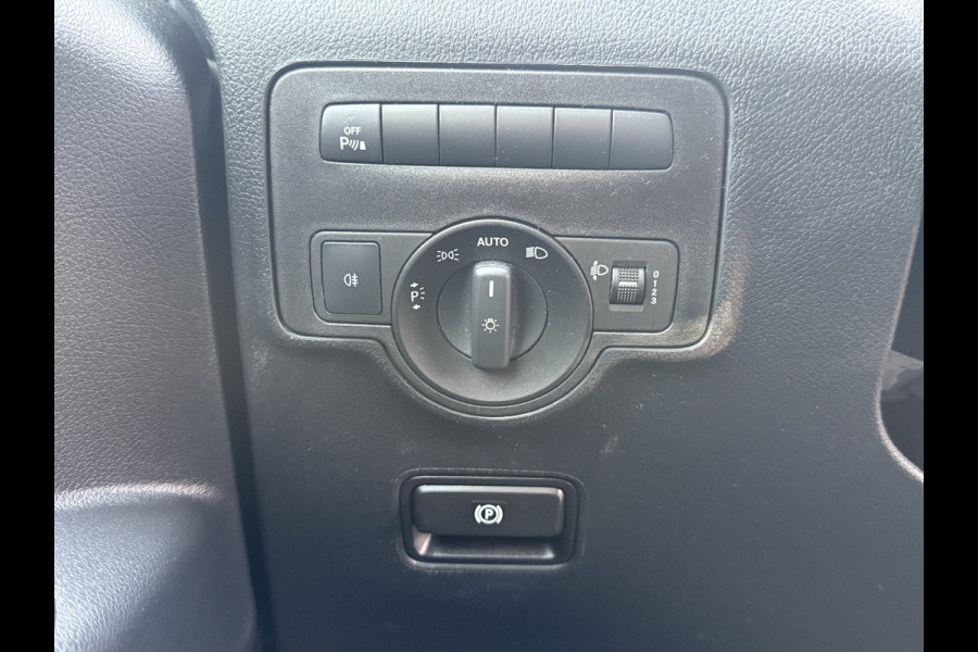 Mercedes-Benz eVito 112 66kWh 280km WLTP 96% (SOH) Snelladen L2H1 Climate Control Cruise Control Stoelverwarming Apple Carplay Parkeersensoren Achter