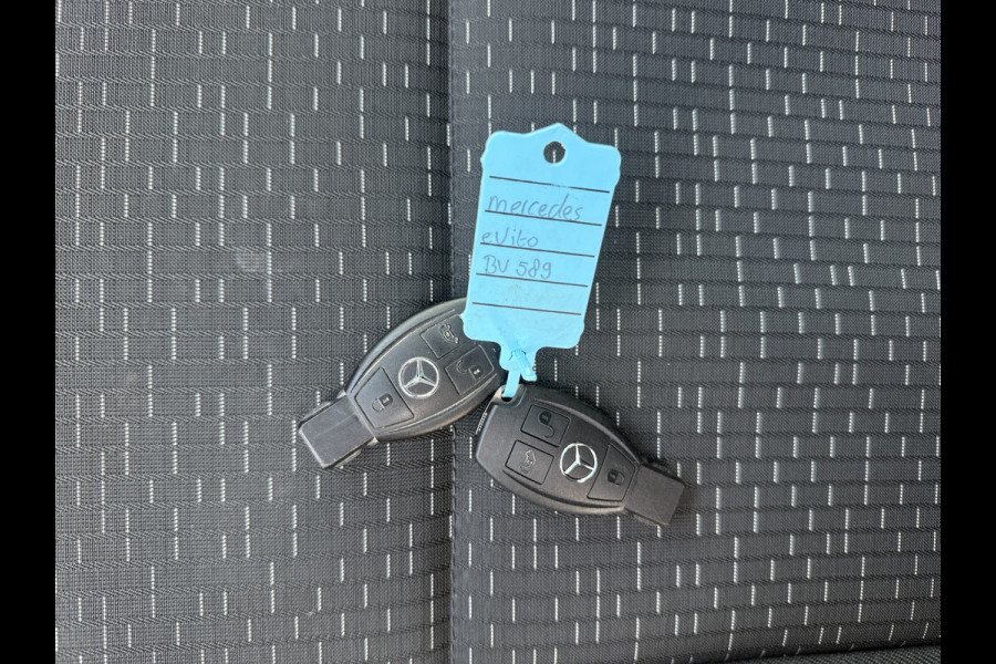 Mercedes-Benz eVito 112 66kWh 280km WLTP 96% (SOH) Snelladen L2H1 Climate Control Cruise Control Stoelverwarming Apple Carplay Parkeersensoren Achter