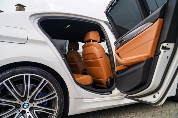 BMW 5 Serie 530e iPerformance High Executive | M-pakket | Massage | Stoelverwarming/verkoeling | Head up | Adaptieve cruise | NAP
