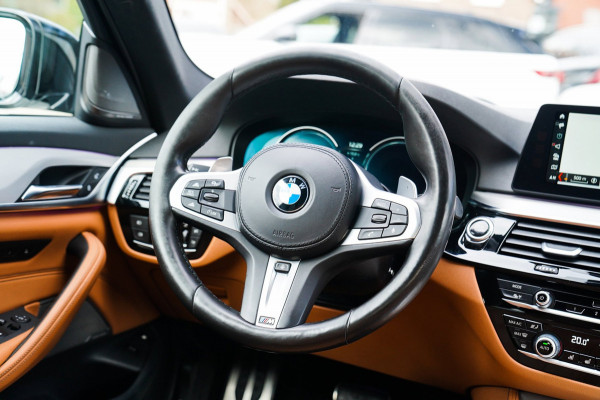 BMW 5 Serie 530e iPerformance High Executive | M-pakket | Massage | Stoelverwarming/verkoeling | Head up | Adaptieve cruise | NAP