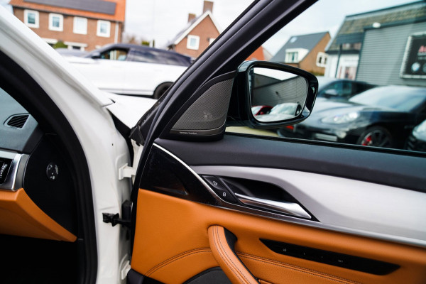 BMW 5 Serie 530e iPerformance High Executive | M-pakket | Massage | Stoelverwarming/verkoeling | Head up | Adaptieve cruise | NAP