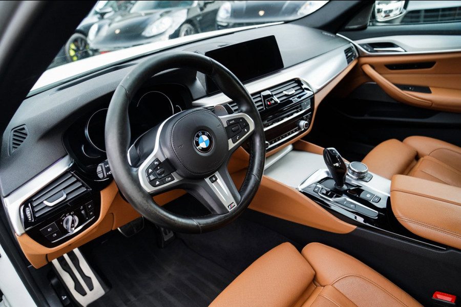 BMW 5 Serie 530e iPerformance High Executive | M-pakket | Massage | Stoelverwarming/verkoeling | Head up | Adaptieve cruise | NAP