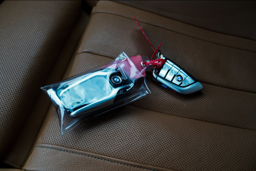 BMW 5 Serie 530e iPerformance High Executive | M-pakket | Massage | Stoelverwarming/verkoeling | Head up | Adaptieve cruise | NAP