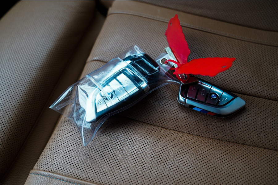 BMW 5 Serie 530e iPerformance High Executive | M-pakket | Massage | Stoelverwarming/verkoeling | Head up | Adaptieve cruise | NAP