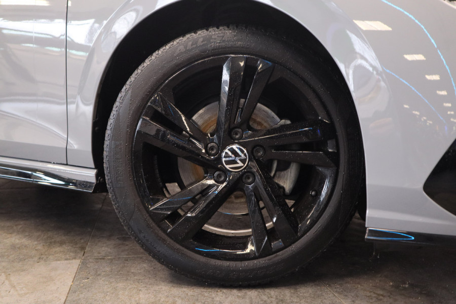 Volkswagen Golf 1.5 eTSI R-Line Business Full-led Navigatie Adaptive-Cruise