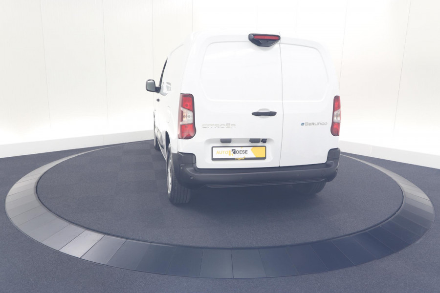 Citroën E-Berlingo 136 L1 50 kWh | Camera | Laadruimte-pakket | Dodehoekdetectie | Navigatie | 3 Zitplaatsen