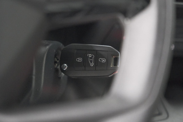 Citroën E-Berlingo 136 L1 50 kWh | Camera | Laadruimte-pakket | Dodehoekdetectie | Navigatie | 3 Zitplaatsen