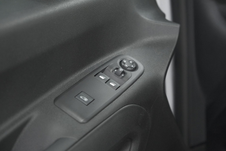 Citroën E-Berlingo 136 L1 50 kWh | Camera | Laadruimte-pakket | Dodehoekdetectie | Navigatie | 3 Zitplaatsen