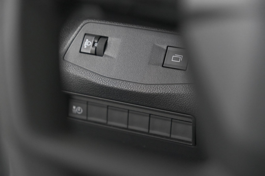 Citroën E-Berlingo 136 L1 50 kWh | Camera | Laadruimte-pakket | Dodehoekdetectie | Navigatie | 3 Zitplaatsen