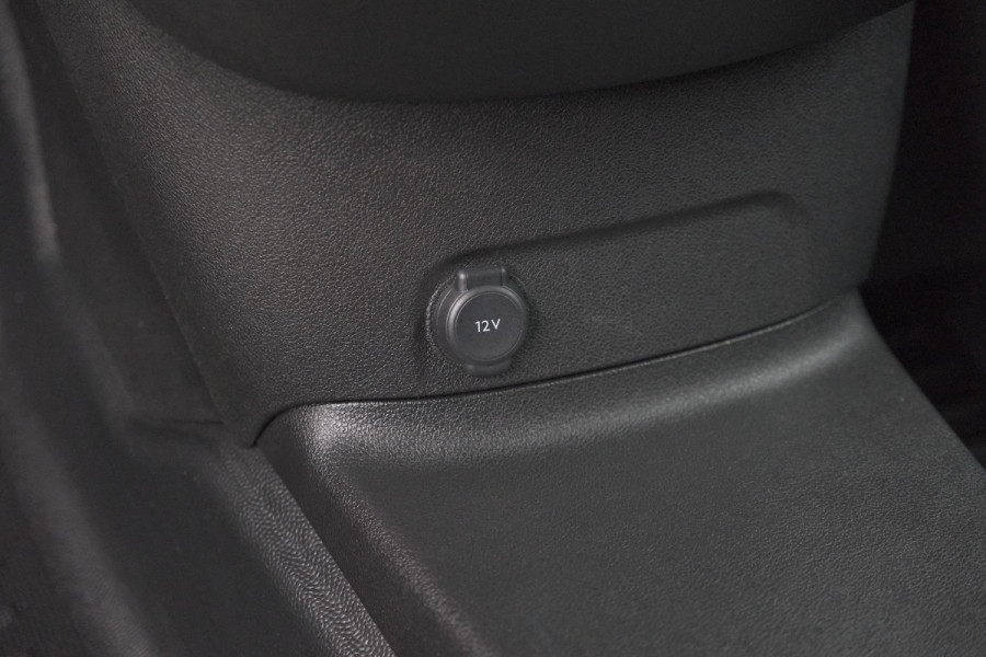 Citroën E-Berlingo 136 L1 50 kWh | Camera | Laadruimte-pakket | Dodehoekdetectie | Navigatie | 3 Zitplaatsen