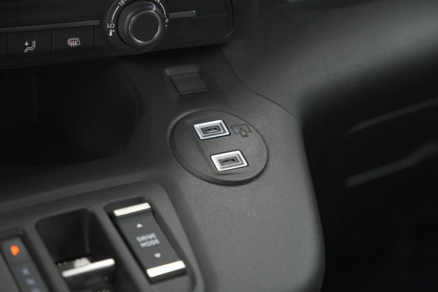 Citroën E-Berlingo 136 L1 50 kWh | Camera | Laadruimte-pakket | Dodehoekdetectie | Navigatie | 3 Zitplaatsen