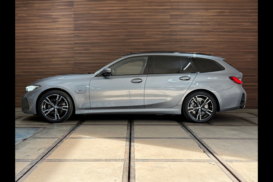 BMW 3 Serie Touring 320e LCI M-Sport | Widescreen | Pano | Trekhaak | Comfort-pakket | Travel-pakket | Parkeerassist-pakket |