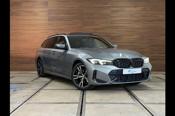 BMW 3 Serie Touring 320e LCI M-Sport | Widescreen | Pano | Trekhaak | Comfort-pakket | Travel-pakket | Parkeerassist-pakket |
