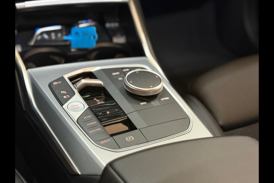 BMW 3 Serie Touring 320e LCI M-Sport | Widescreen | Pano | Trekhaak | Comfort-pakket | Travel-pakket | Parkeerassist-pakket |