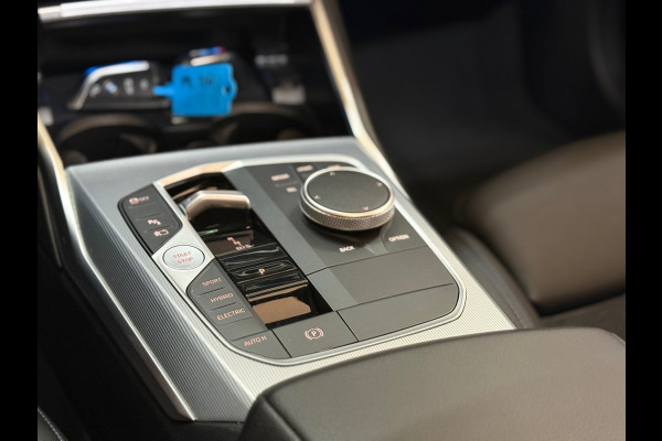 BMW 3 Serie Touring 320e LCI M-Sport | Widescreen | Pano | Trekhaak | Comfort-pakket | Travel-pakket | Parkeerassist-pakket |
