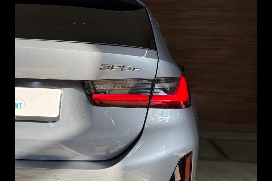 BMW 3 Serie Touring 320e LCI M-Sport | Widescreen | Pano | Trekhaak | Comfort-pakket | Travel-pakket | Parkeerassist-pakket |