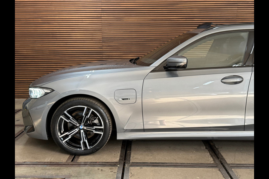 BMW 3 Serie Touring 320e LCI M-Sport | Widescreen | Pano | Trekhaak | Comfort-pakket | Travel-pakket | Parkeerassist-pakket |