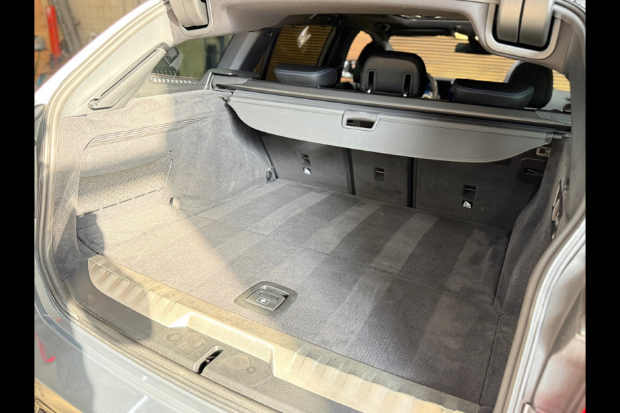 BMW 3 Serie Touring 320e LCI M-Sport | Widescreen | Pano | Trekhaak | Comfort-pakket | Travel-pakket | Parkeerassist-pakket |