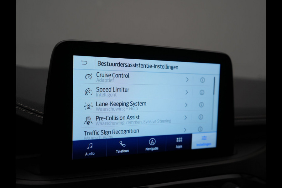 Ford Kuga 2.5 Vignale Plug In Hybrid 225pk Dealer O.H. PHEV | Trekhaak Afn. | Panodak | Head Up | 360 Camera | Bang & Olufsen | Lederen Sportstoelen Memory & Verwarmd | Keyless | Stuur Verwarmd | Blis | Virtual | Navigatie | DAB |