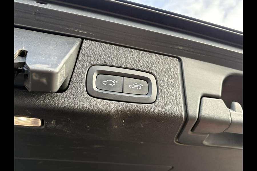 Volvo XC60 2.0 T6 Plug-in hybrid AWD R-Design | Wegklapbare Trekhaak | Elektrisch schuif-/kanteldak | ACC | Leder | Stoel- Verwarming & Ventilatie | Memory Seats | 360 Camera